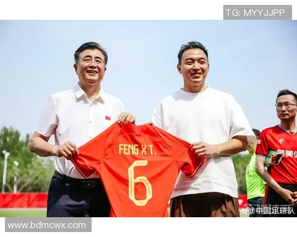 中国足球队16号球星闪耀赛场勇敢拼搏引领球队冲击世界杯梦想