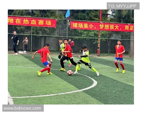 绿茵舞台谢幕时刻足球盛典深情送别传奇巨星